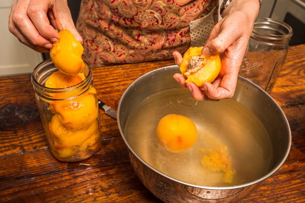 Canning Peaches